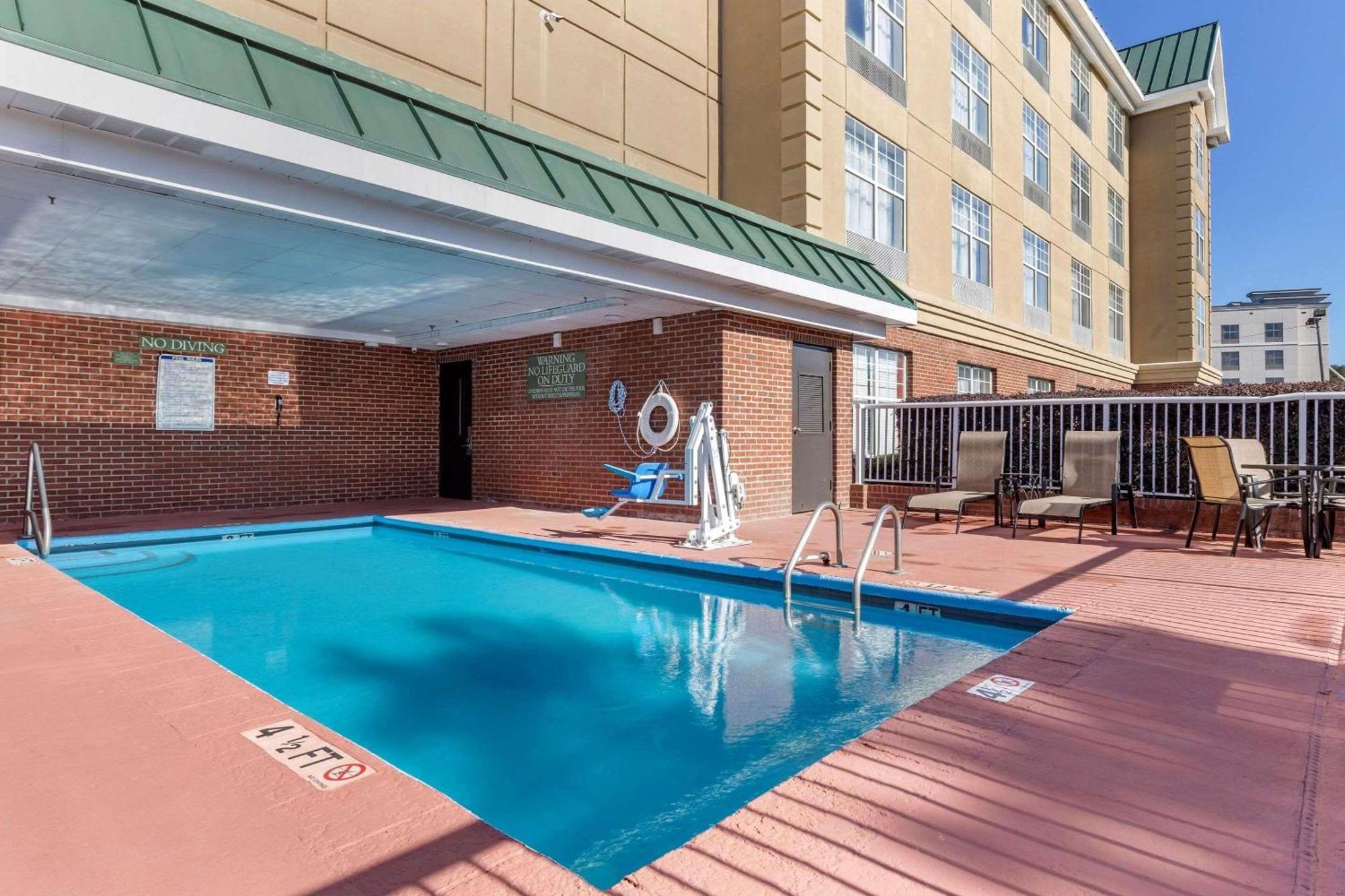 Country & By Radisson, Lumberton, Nc