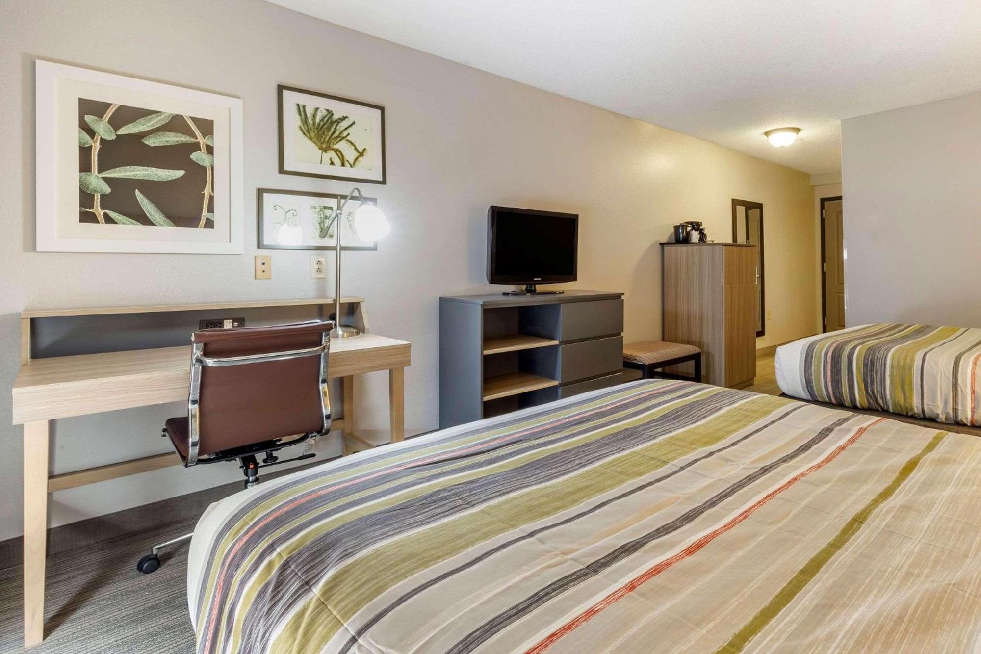 Country & By Radisson, Lumberton, Nc