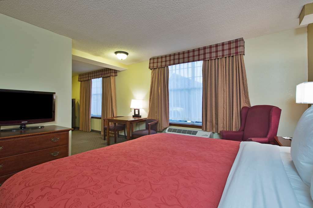 Country & By Radisson, Lumberton, Nc
