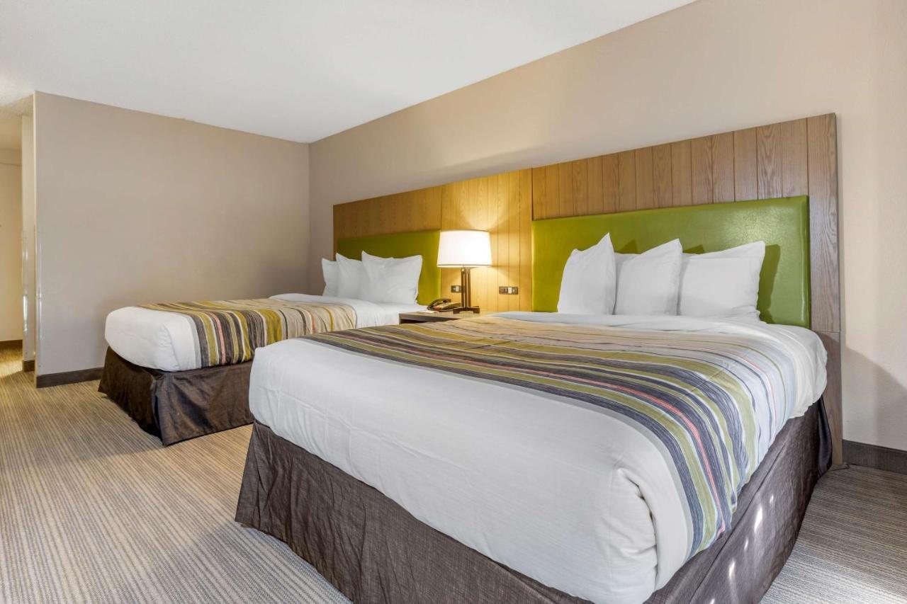 Hotel Country & By Radisson, Lumberton, Nc Lumberton